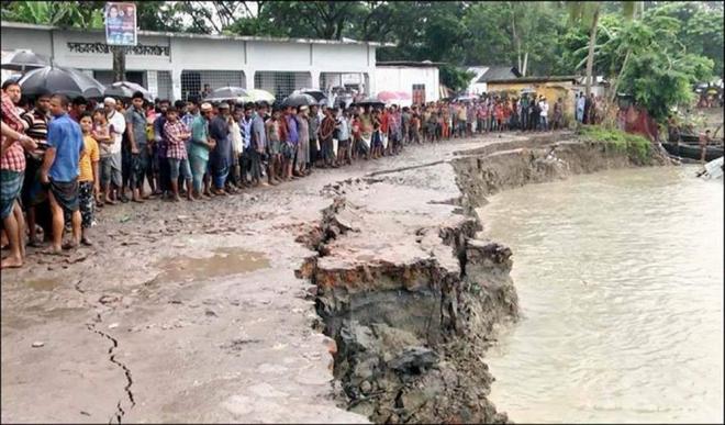 কীর্তনখোলার ভয়াবহ ভাঙণ