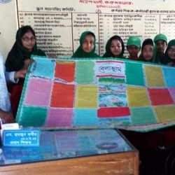 সবুজ উপকূল ২০১৬, বড় মহেশখালীতে পড়ুয়াদের উৎসাহিত করলেন প্রধান শিক্ষক