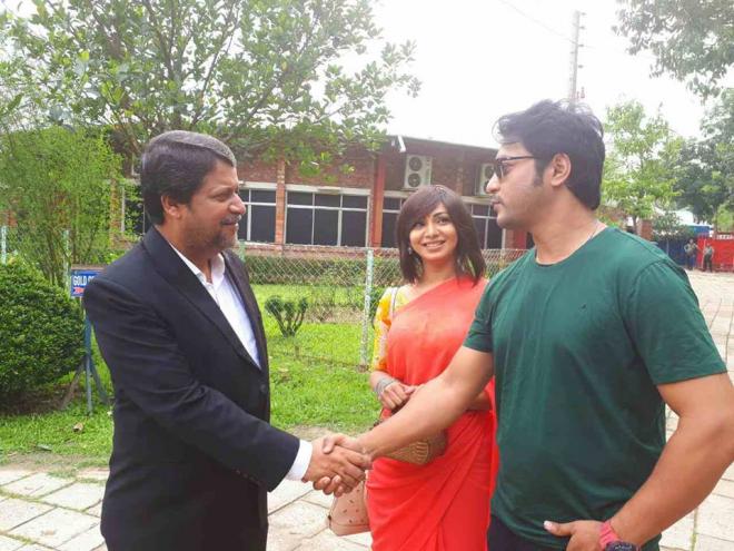 ‘ফিরে আসার গল্প’ টেলিফিল্মে আজম খান