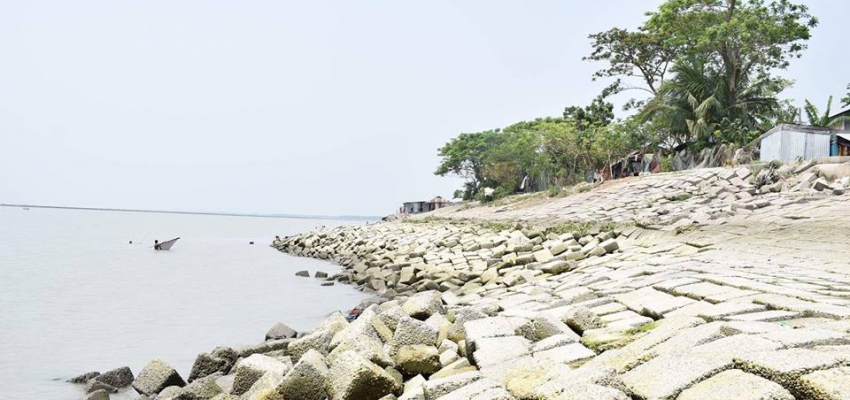 পর্যটকের ভিড় বাড়ছে লক্ষ্মীপুরের মতিরহাট মেঘনাতীরে